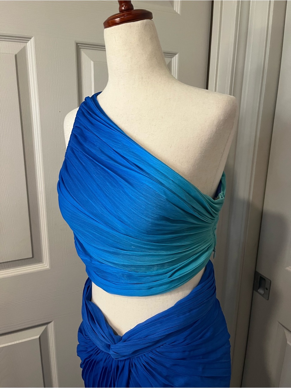Rococo Sand Luca One-Shoulder Ombre Blue-Green Ruched Skirt Set Size Small - Picture 3 of 11